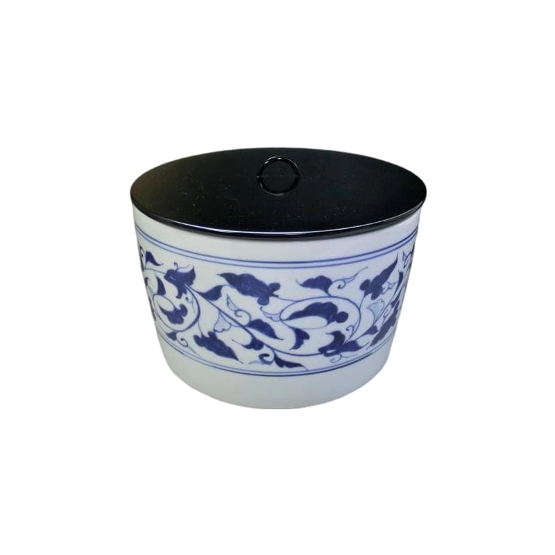 Sagawa Saku "Sometsuke Karakusa-mon" Mizusashi, Large Size: Mizusashi Tobe-yaki by Sagawa, Sometsuke Karakusa Pattern, Large Mizusashi, Large Size, Tomobako, Lacquer Lid, Tea Ceremony Utensil, Antique Art, Period Item, AntiqueA very beautiful mizusashi with so