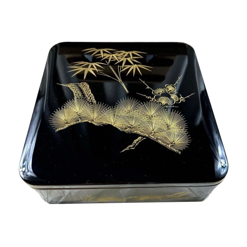 Wajima Lacquerware, Double-layer Bento Box with Pine, Bamboo, and Plum Blossom Design, Brand New and: Wajima Lacquerware, Bento Box with Pine, Bamboo, and Plum Blossom Design, Double Layer, Brand New and Unused, with Original Box and Cloth CoverThis item is brand new and unused, but has been stored fo