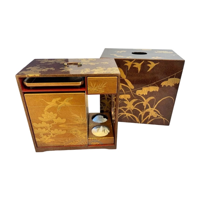 Lacquered Bento Box, Gilt Decoration, Four Tiers (1 of 13)