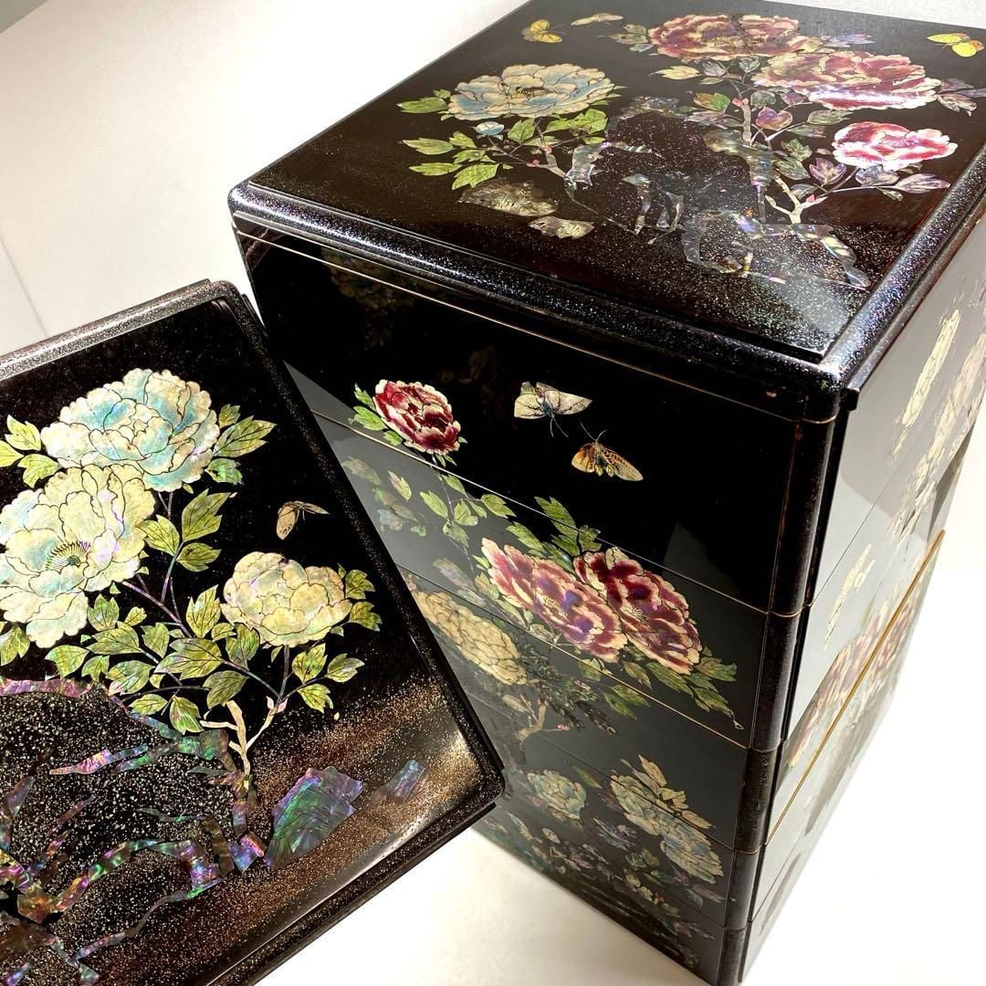 Tenpo Period Nagasaki Raden Large Bento Box, height 44.8 cm. (1 of 20)