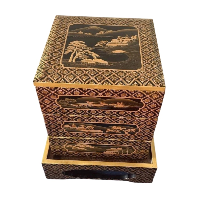 Three-tiered maki-e lacquer bento box, Wajima lacquerware: Wajima Lacquer Three-Tier Bento Box with StandDimensionsWhen stacked in three tiers:Approximately 24.5 cm x 24.5 cm, height approximately 27 cmWhen placed on the stand:Approximately 29 cm x 29 cm, hei