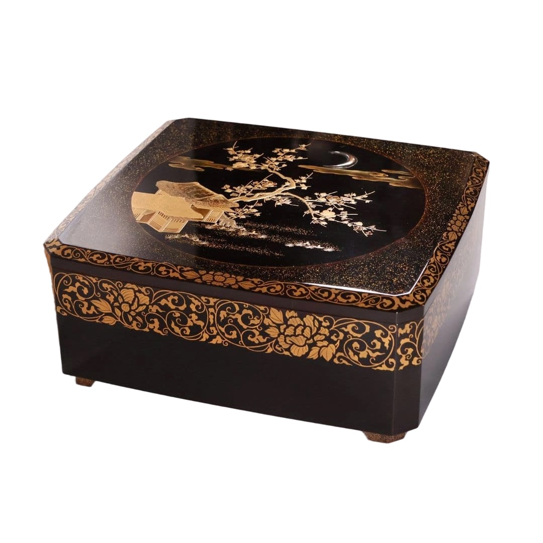 Kaga Maki-e Manjubako, Interior Nashiji, Tsukibai-ke Fukei, Hana Karakusa, Kin Maki-e, Meiji,: Period Kaga Maki-e Manju Box Black Lacquer Interior Nashiji Moon Plum Family Scenery Floral Arabesque Gold Maki-e Meiji Period Manju Layered Confectionery Box Traditional Craft Natural Wood Lacquer Co