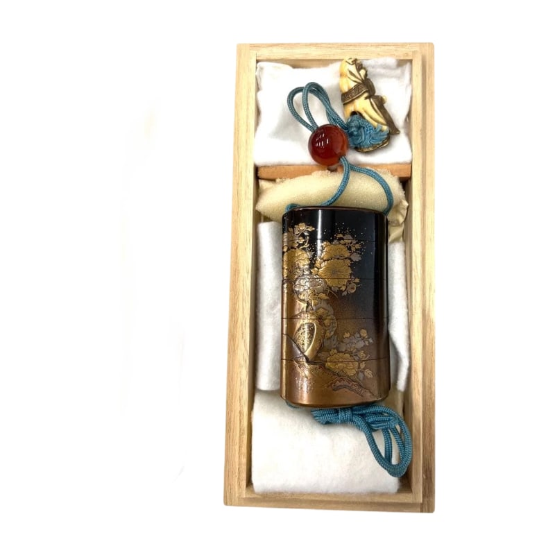 Edo Period Masterpiece: Four-Case Inro with Karashishi and Peony Design in Makie Lacquer, Agate (1 of 16)