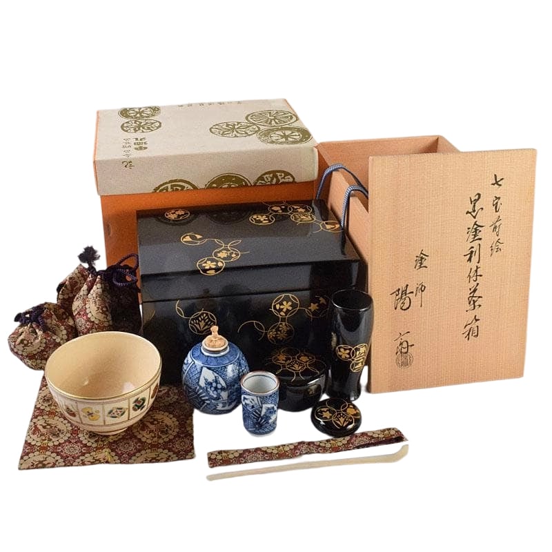 Tea utensils by Okamoto Yosai: Shippo maki-e Rikyu tea box, natsume, etc., a complete set of eight: Tea Ceremony Utensils by Okamoto Yosai, Shippo Makie Rikyu Tea Box, Natsume, etc., Set of Eight Pieces, with TomobakoDimensions: (Tea Box) Height approximately 13.5 cm, Width approximately 21.5 cm x