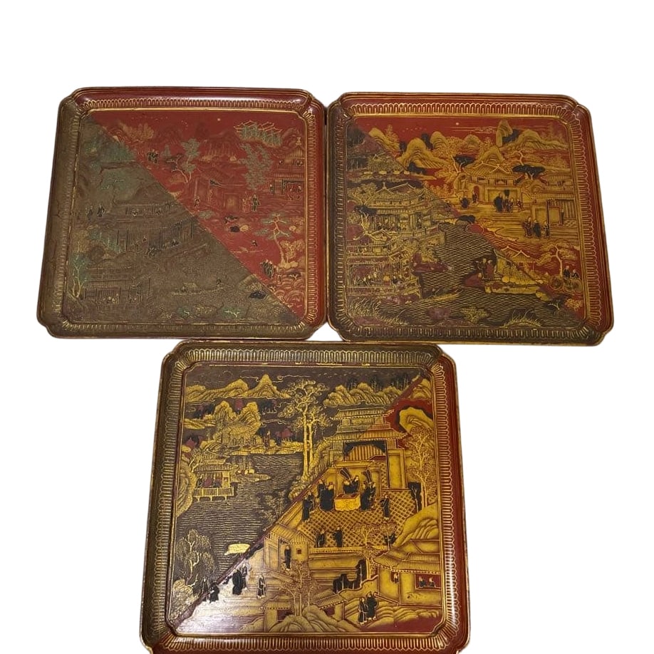 Lacquerware, approximately 31.5 cm, Height: approximately 5 cm.: Lacquerware, approximately 31.5 cm in diameter, height: approximately 5 cm.