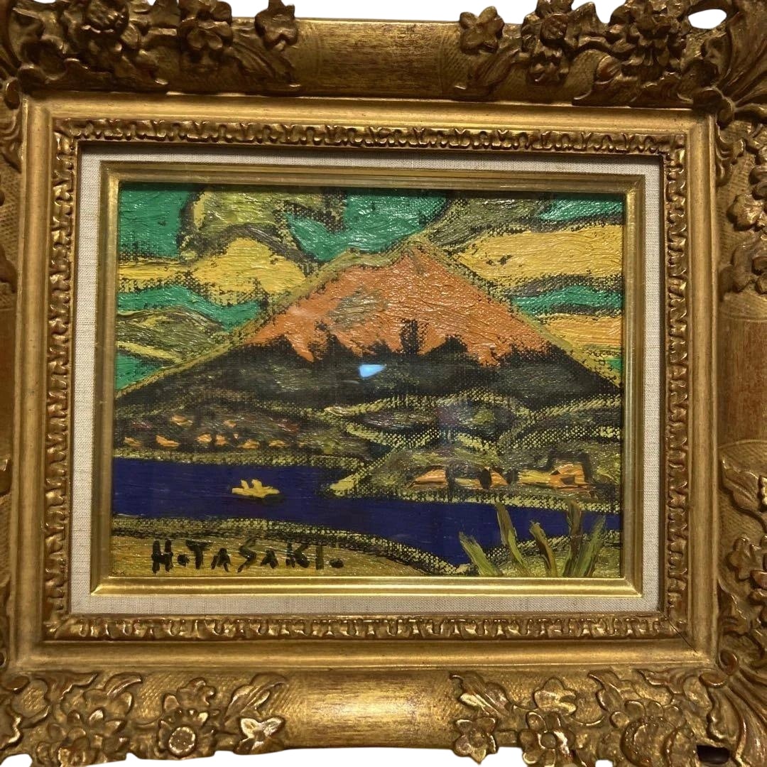 Tasaki Kosuke "Aka Fuji" Oil Painting: A remarkably well-executed work by the esteemed artist Hiroso Tazaki, featuring a depiction of Red Fuji in size 0. It is an easy-to-display size. The frame is exceptionally luxurious, and there is a g