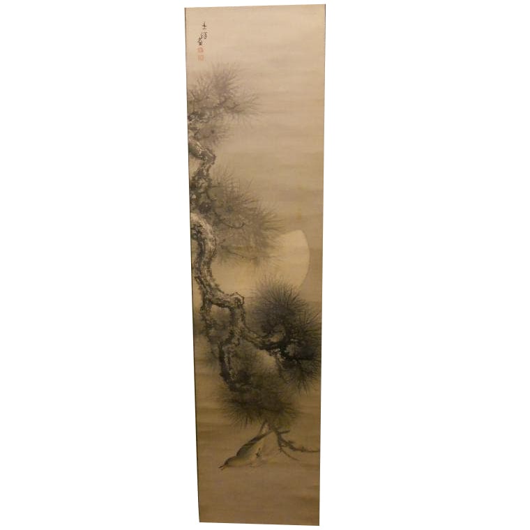 Kakejiku Imao Keisho Saku Matsu ni Tsuki Hototogisu Kenpon: Title: Hanging Scroll by Imao Keisho - "Pine, Moon, and Cuckoo" on Silk Imao Keisho was a Japanese painter from the Meiji to Showa periods (1902-C1993). He worked on temple fusuma paintings, including