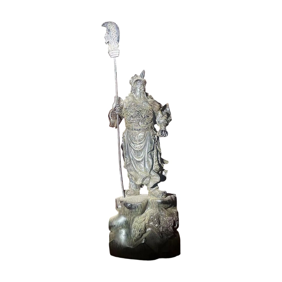 Agarwood Guanyu Statue: This agarwood Guanyu statue features exquisite craftsmanship, with lifelike depiction of the figure, showcasing the high skill of carving art. As a collectible, its material and craftsmanship are of
