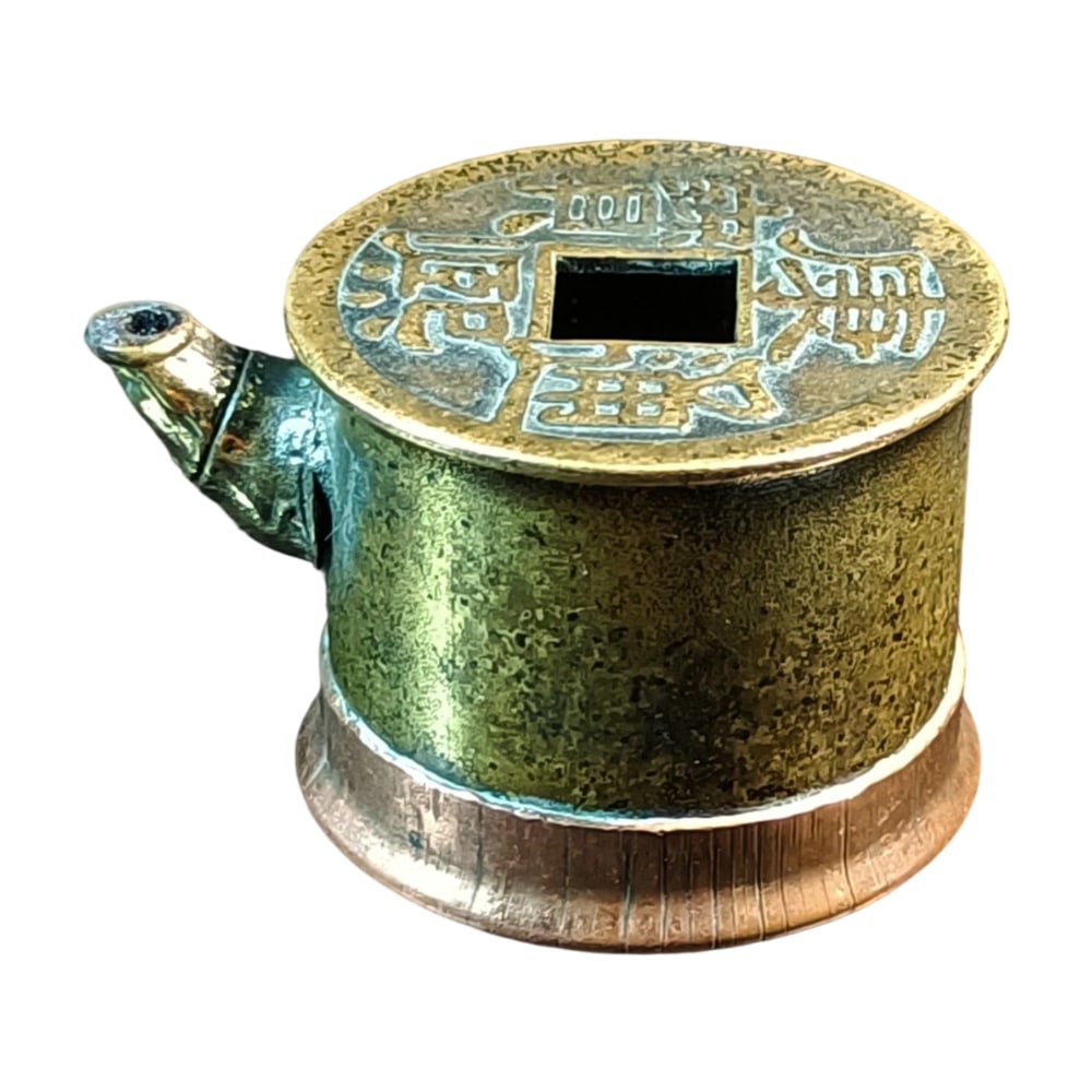 Qing Dynasty Ink Bottle: This Qing Dynasty ink bottle is well-preserved with a rich patina and aged surface, reflecting its long history and exquisite craftsmanship.4x3 cm, weighing 47 grams