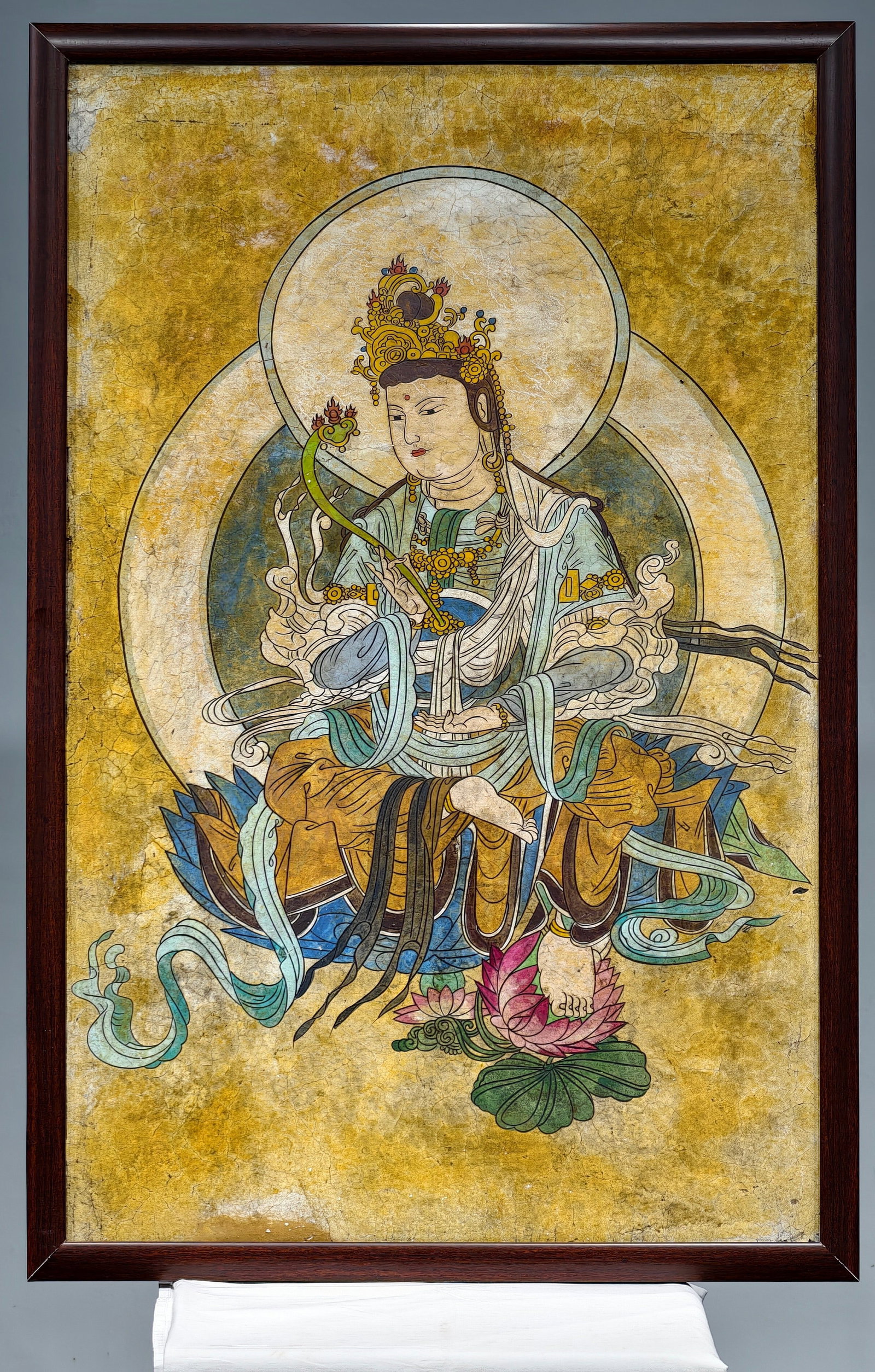 Wall Mural with Figure Pattern - 2