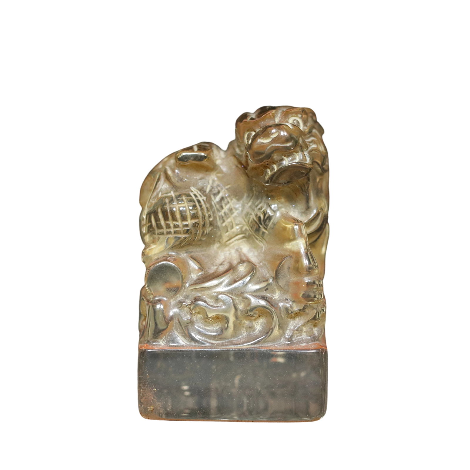Natural Old Crystal Seal with Qilin Beast Knob: This seal is carved from natural old crystal, featuring a transparent crystal body and exquisite craftsmanship. The Qilin beast knob design reflects the profound heritage of traditional culture, with 