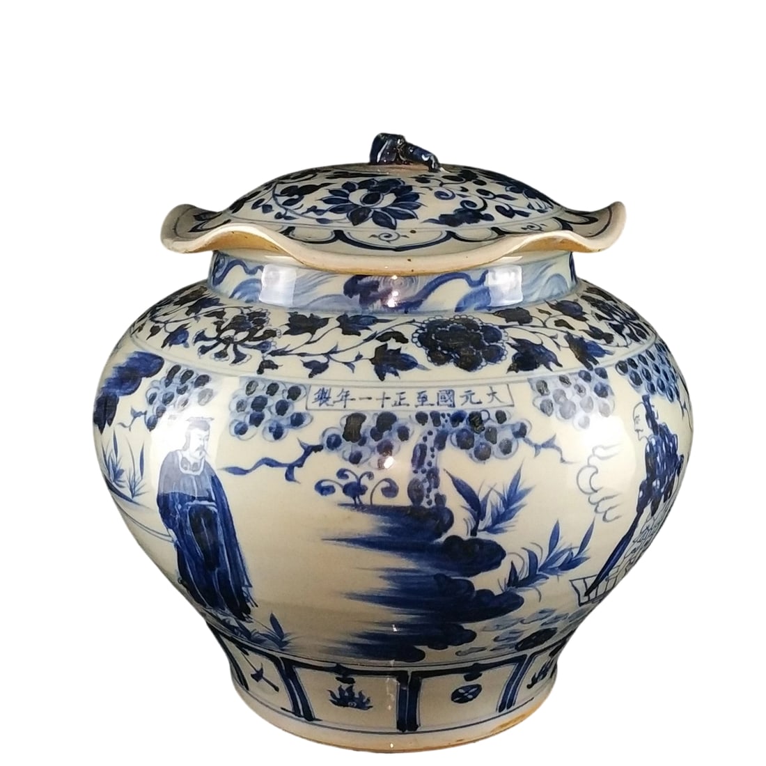 Yuan Dynasty Blue and White Jar with Xiao He Chasing Han Xin under the Moon and Lotus Leaf Lid (1 of 8)