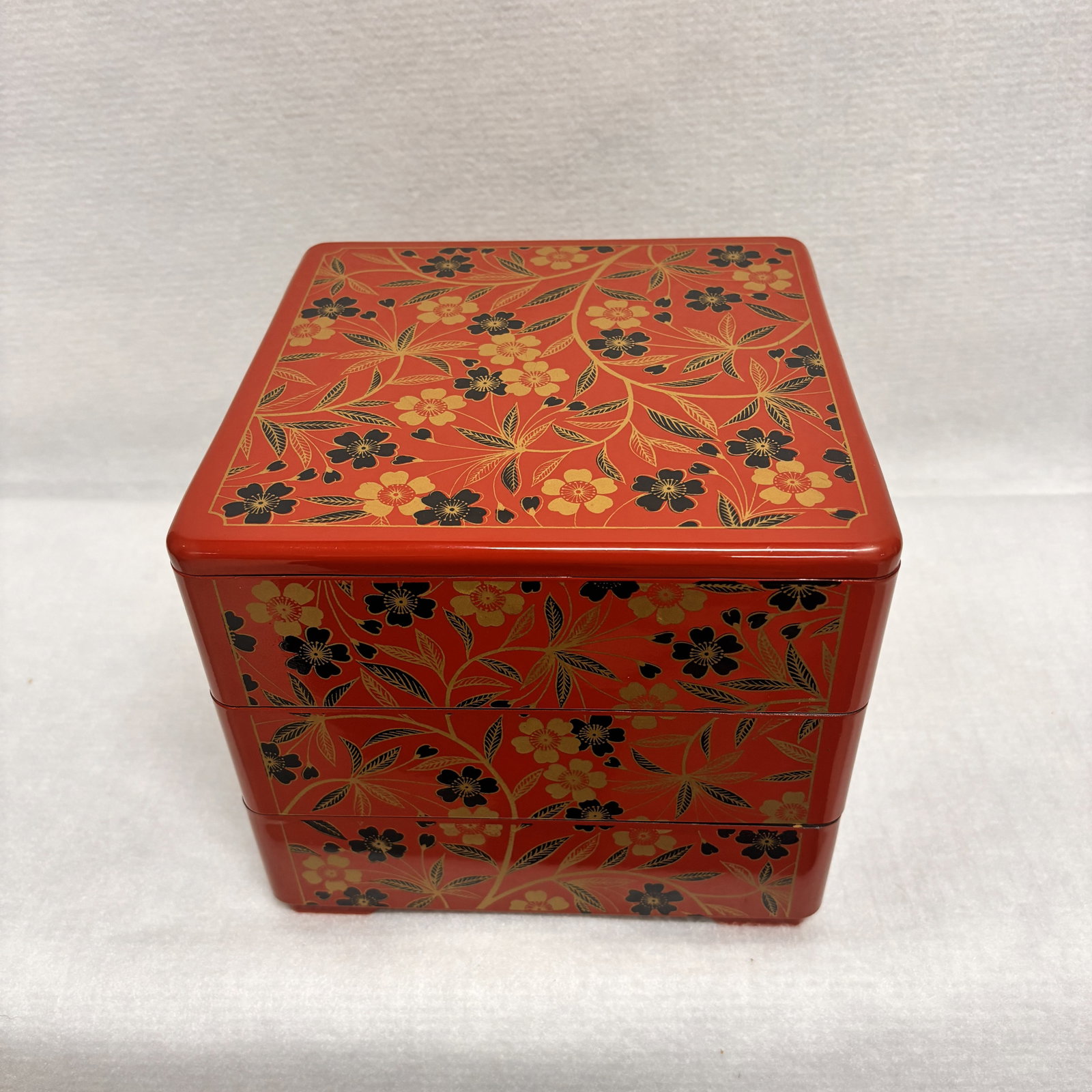 Three-layer lacquerware bento box - 2