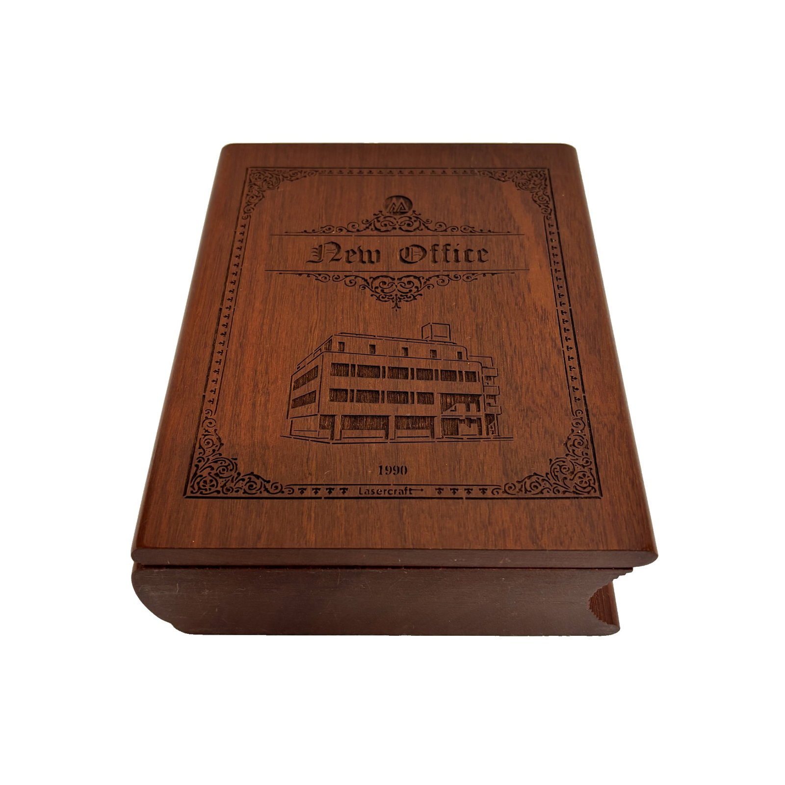 Wooden Book-Shaped Quartz Clock: Product Name: Wooden Book-Shaped Quartz ClockMaterial: WoodDimensions: Length 160mm, Width 130mm, Height 60mm