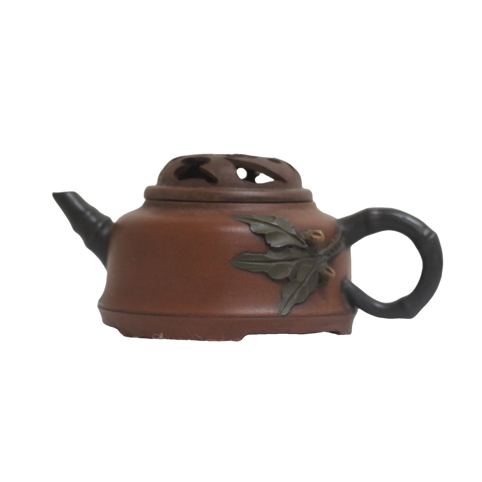 Zisha teapots made by Xu Youquan, a famous Zisha master in the Qing Dynasty: This Zisha teapot, made by Xu Youquan, is crafted from original ore purple clay. It measures approximately 17cm in length, 10cm in width, and 8cm in height, weighing 350g. The shape is that of a