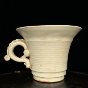 Tang Xing kiln single-ear cup: Tang Xing kiln single-ear cup. Fine workmanship, thick patina, exquisite skin, and appearance as shown in the picture. 8x11cm