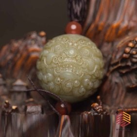 hetian Jade Lion beads: hetian Jade Lion beads. Hetian Jade Lion Beads.The jade quality is warm and delicate, the color is natural, the knife skills are expert, the leather shell is first-class, the carving is vivid, the lin