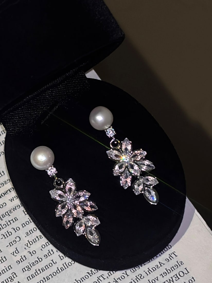 Pearl Earrings (1 of 6)