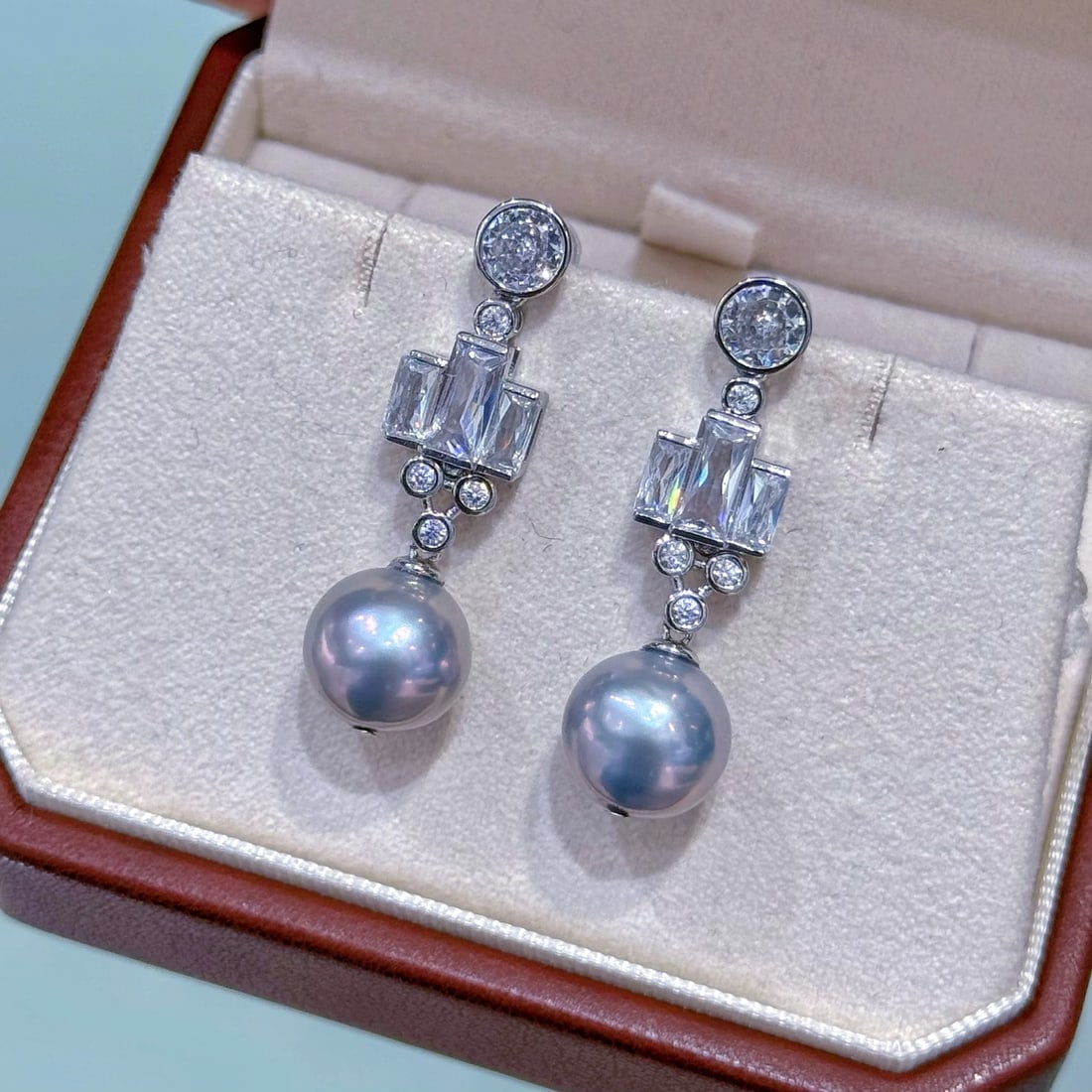 High-Quality Freshwater Pearl Earrings (1 of 10)