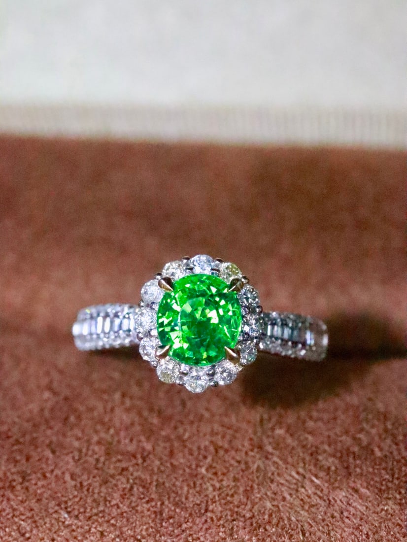 18K Gold Tsavorite Ring - 2