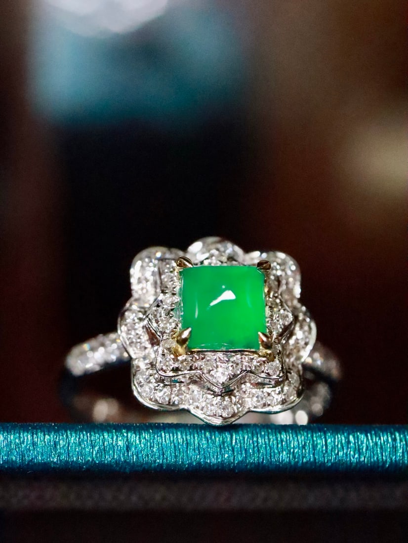 18K Gold Emerald Ring - 4