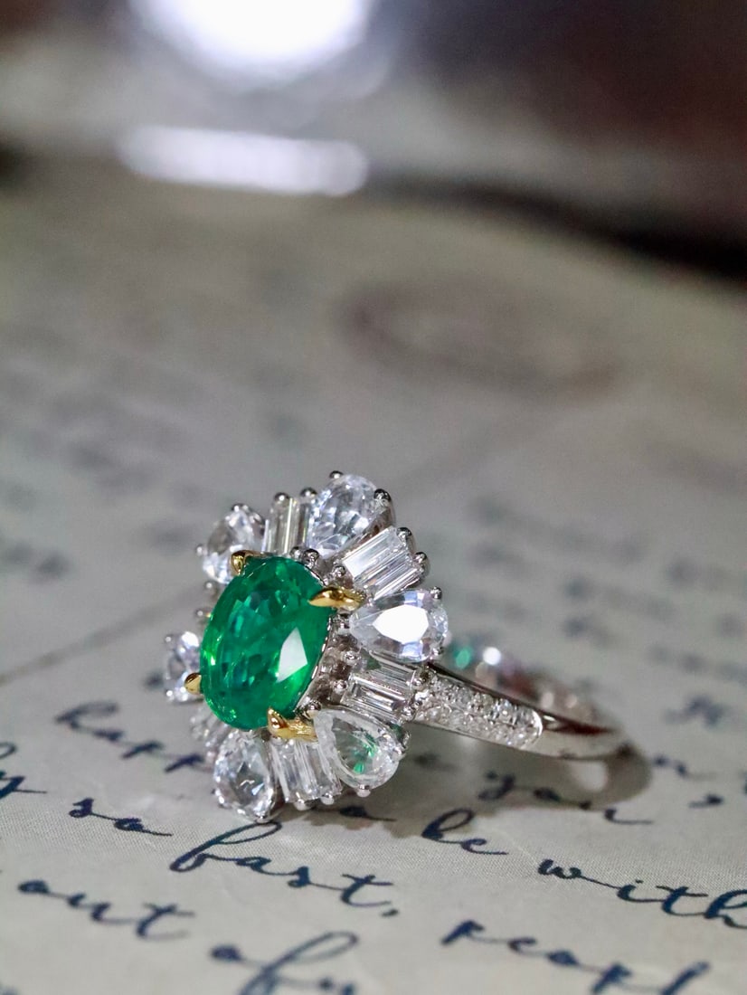 18K Gold Emerald Ring - 2