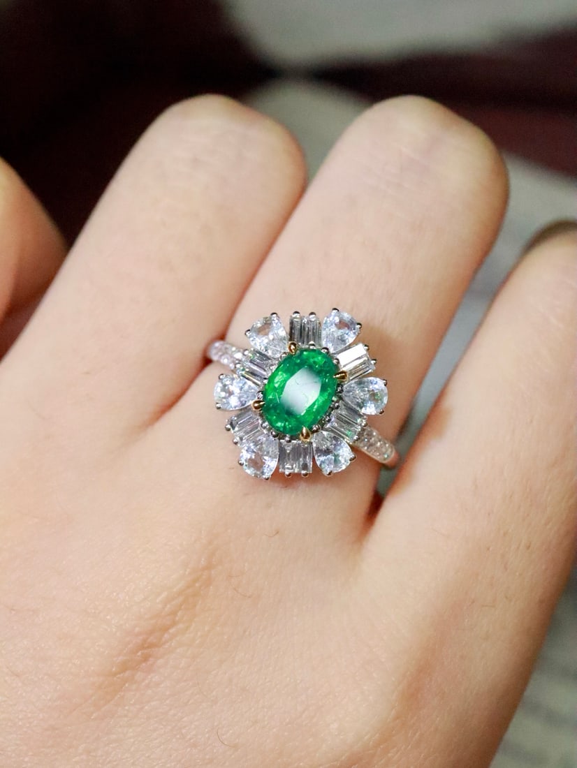 18K Gold Emerald Ring - 5