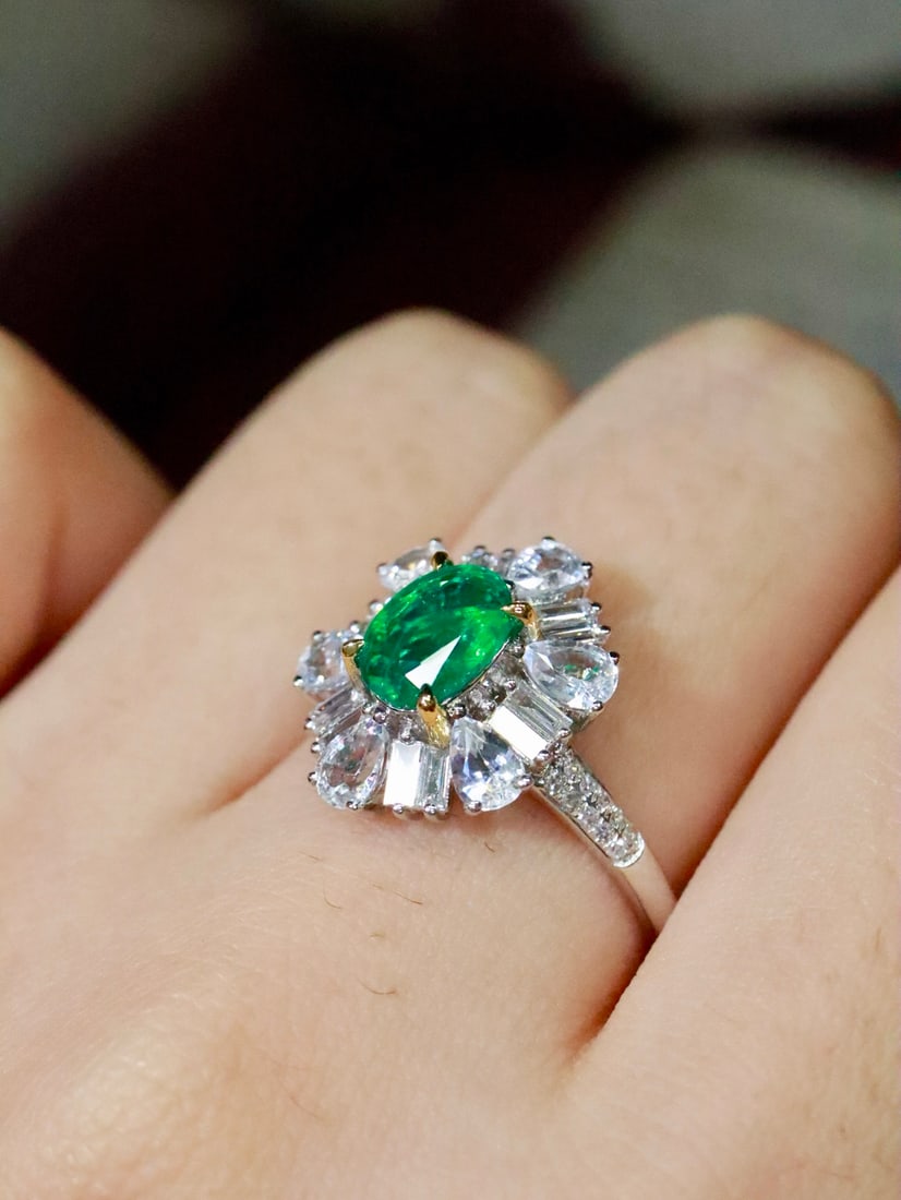 18K Gold Emerald Ring - 6
