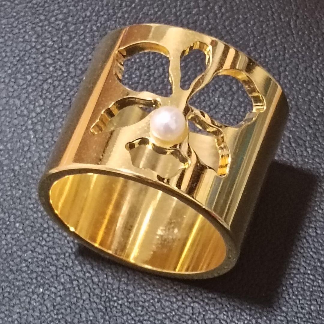 Second-hand - MIKIMOTO Nagoya pearl scarf ring, pearl width 3.7mm, flower shape.: MIKIMOTO Nagoya Pearl Scarf Ring Pearl Width 3.7mm Natural Pearl Flower Shape Gold Mikimoto Vintage Jewelry Product Condition: Some slight wear and scratches, but no significant damage, overall in goo