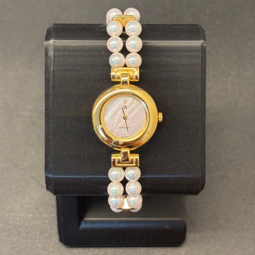 Second-hand - MIKIMOTO JAL Limited Edition Pearl Bracelet Watch with Box: This is a quartz watch made by MIKIMOTO, featuring a double-strand pearl bracelet design and is a rare treasure exclusive to JAL. The battery was replaced on June 29th. - Brand: MIKIMOTO - Model: JAL 