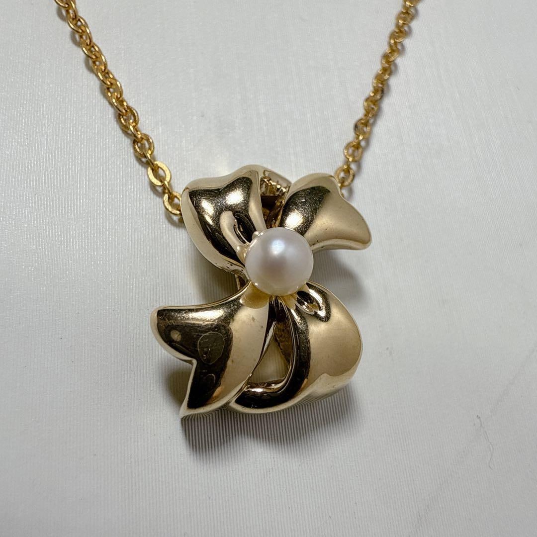 Second-hand - MIKIMOTO gold Akoya pearl pendant: This is a pendant necklace from MIKIMOTO. The silver accessory has slight black spots, but no obvious scratches or stains. As the chain is a gold-plated chain added later, please consider it as a comp