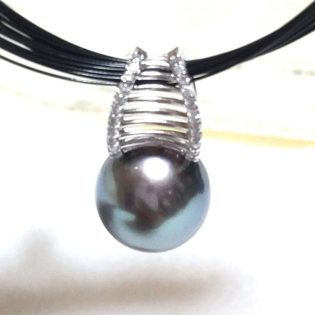 Second-hand - Black Pearl Diamond Necklace K14WG with genuine certificate.: 14K white gold Main stone: Black pearl Pearl size: 14.14-14.18mm Side stone: 0.17 carat diamond Accessories: Gemstone certification Total vertical length: approximately 26mm