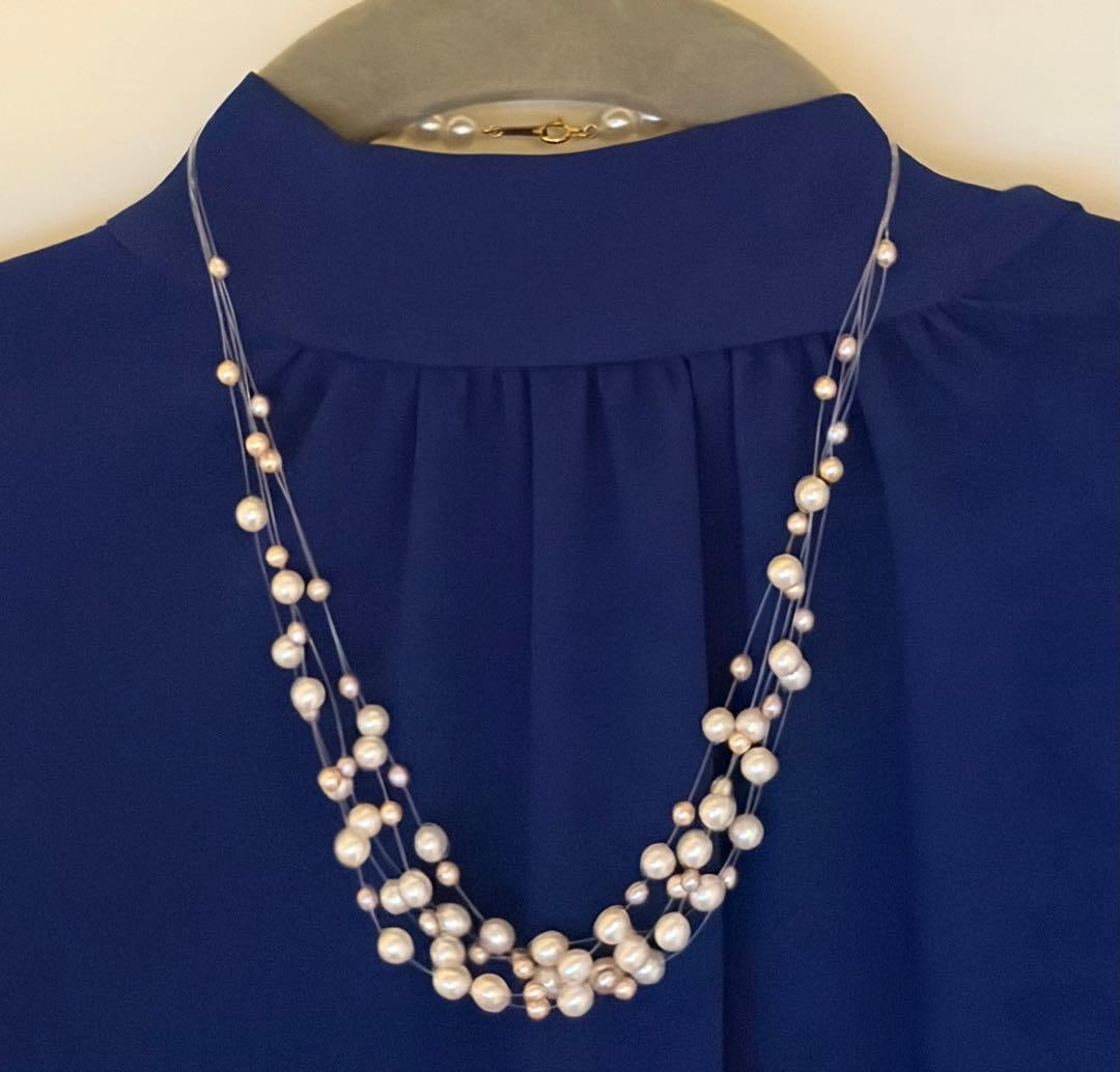 Second-hand - TASAKI K18 5-layer multi-strand necklace 46 cm: TASAKI This is a lightweight multi-layered necklace decorated with small pearls on transparent cords. This model is a 5-strand type and features a popular cord design. Length: Approximately 46 centime
