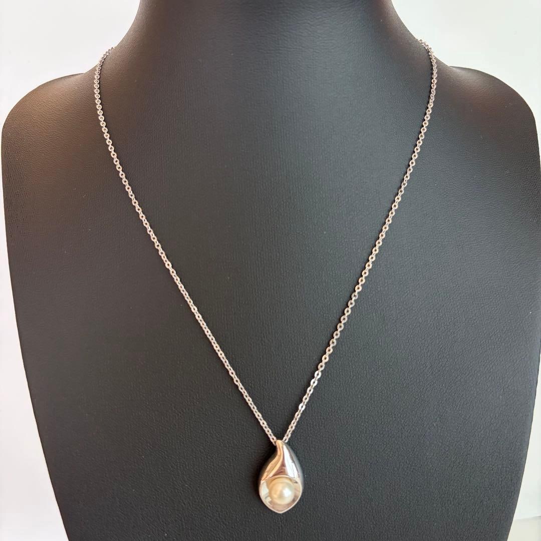Second-hand - TASAKI pearl necklace silver engraved: TASAKI Pearl Necklace Condition Has small scratches and slight oxidation, but does not affect use. Can still be used Those who are strict about details should consider carefully. Dimensions Measured f