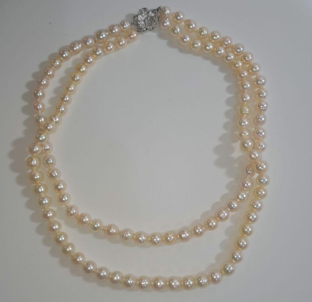 Second-hand - Akoya pearl necklace: This is an Akoya pearl necklace. The owner acquired it approximately 10 years ago. It was appraised 3 days ago. One pearl in the middle of the second photo has fallen off. Pearl size: Approximately 6m