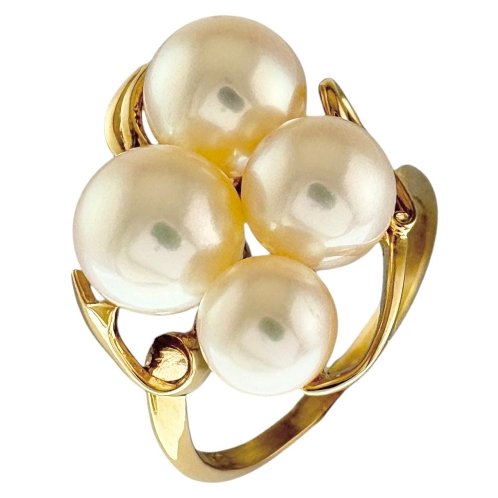 Second-hand - Ring size 14.5, 18K gold, K18 yellow gold, Akoya pearl: Color: Gold Season: Suitable for all seasons Weight: Approximately 5.4 grams Gemstone: Akoya Pearl Size: US size 14.5 Ring width: Approximately 19.0-1.5 millimeters Has soldering marks (size adjustmen