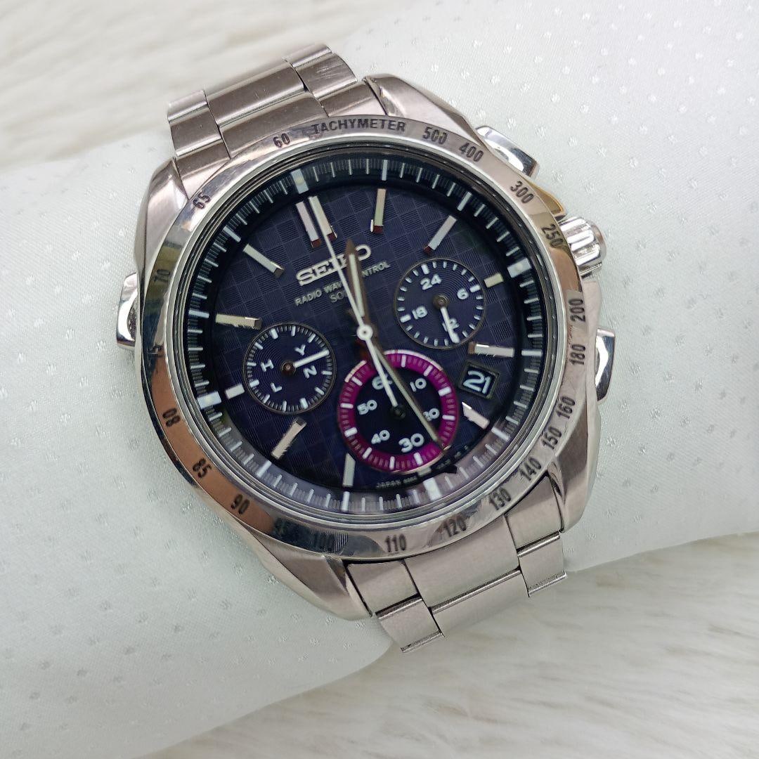 Second-hand - SEIKO 8B82-0AE0 BRIGHTZ Solar Radio Wave Men's Chronograph Watch: Manufacturer: SEIKO Model: 8B82-0AE0 BRIGHTZ Dial Color: Black Strap Color: Silver Wrist Size: Approximately 17cm (with extra links, see photos for details) Condition: Fully functional Radio wave rece