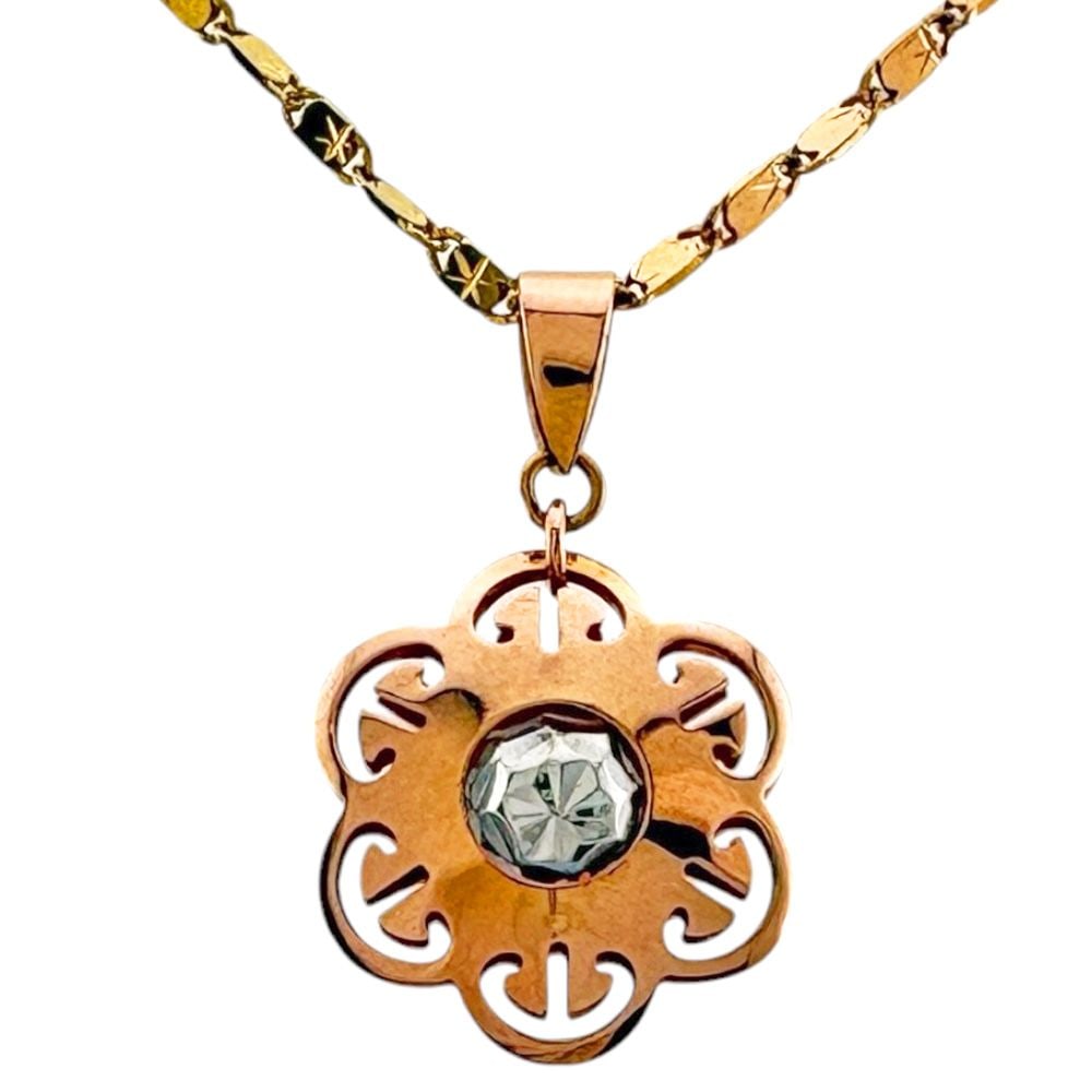 Second-hand - Necklace 18K Gold K18 Pink Gold Women's: Type: Floral Tricolor Necklace Target: Women Colors: Gold/Silver/Pink Gold Season: Suitable for all seasons Weight: Approximately 3.8 grams Origin: Japan Hallmark: 750 at the clasp Dimensions: Total L
