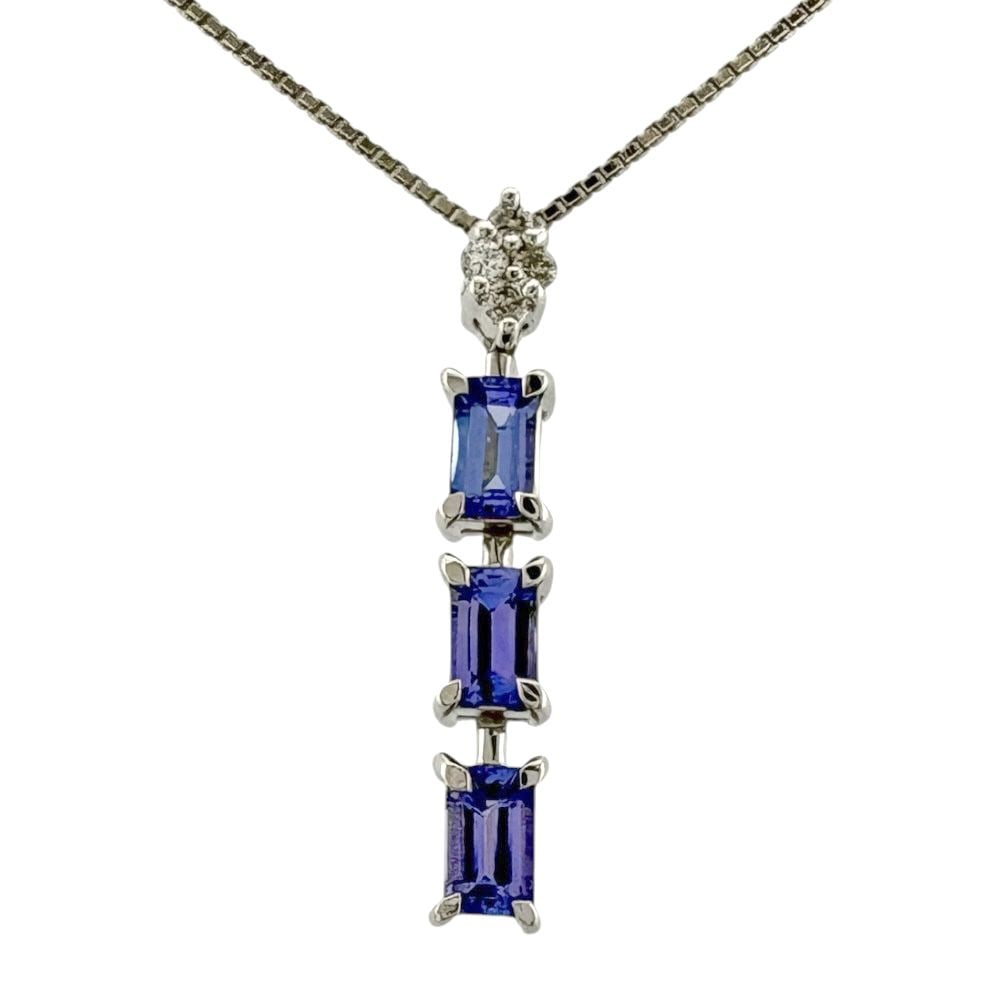 Second-hand - Necklace 18K Gold K18 White Gold Tanzanite Ladies: Color: Silver Season: Suitable for all seasons Weight: Approximately 5.0 grams Place of origin: Japan Engraving: K18WG at the clasp Gemstones: Tanzanite (approximately 0.96 carats) / Diamonds (approxi