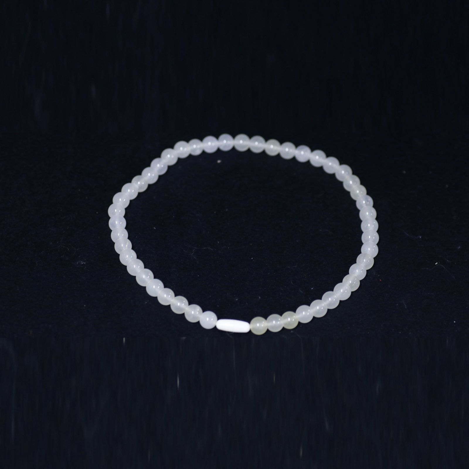 Natural Chicken Blood Stone Bead Necklace, Approx. 10mm Beads, 460mm Length, 62g: This necklace is composed of natural chicken blood stone beads arranged in a classic strand design, offering comfortable wear and a balanced appearance.The beads measure approximately 10mm and display