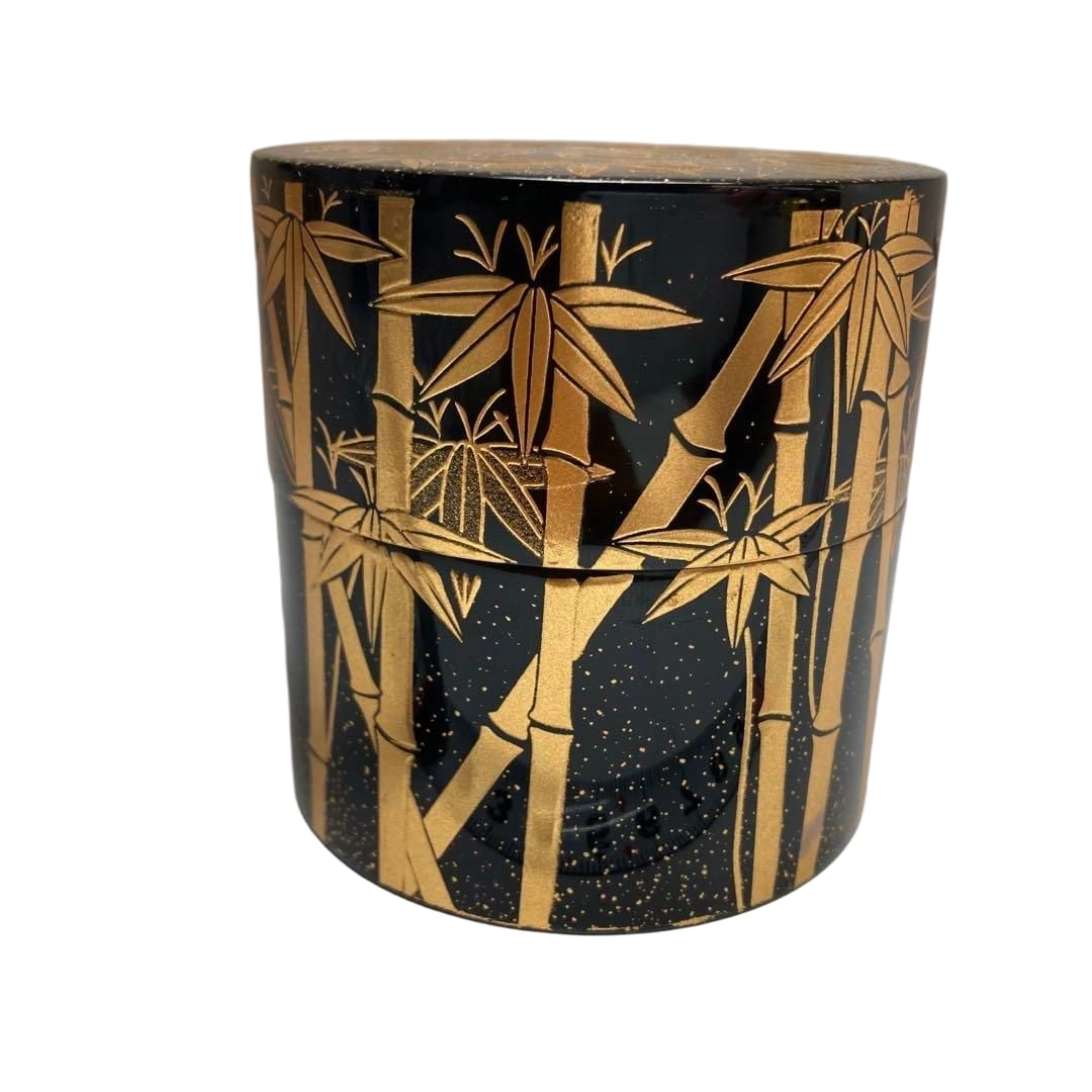 Lacquerware by Shuho, height 6.8 cm.: Lacquerware by Shuho, height 6.8 cm.