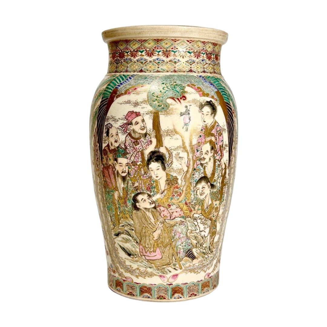 Togo Jusho Satsuma Niodogawa Meiji Satsuma Ware Pioneer Satsuma Ware Hon Satsuma White Satsuma: An exceptionally rare vase crafted by the renowned artisan Togo Jukatsu, who was as famous as Chin Jukan during the Meiji period. Although the description may seem ordinary, this is indeed a masterpie