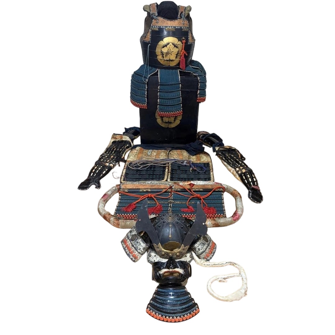 Armor Decoration: A Complete Set of Armor and Helmet, Warrior Decoration, Armaments, Black Lacquer (1 of 11)