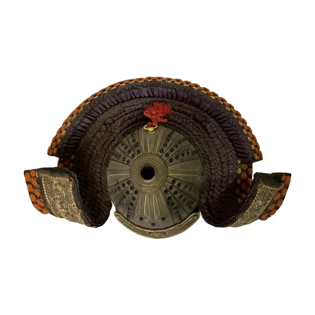 Star-shaped helmet, life-sized armor, armor set, helmet. (1 of 16)