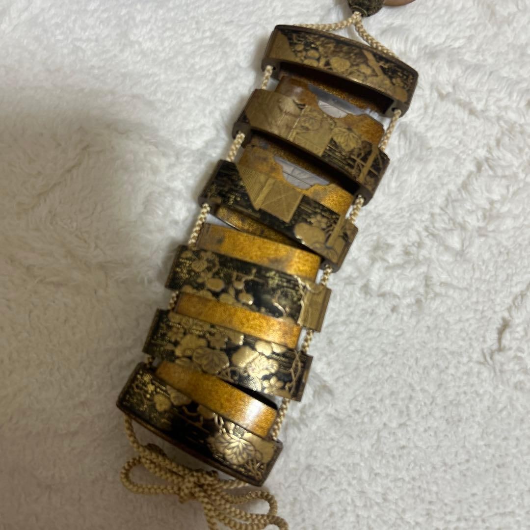 Makie Inro with Netsuke, Lacquerware - 12