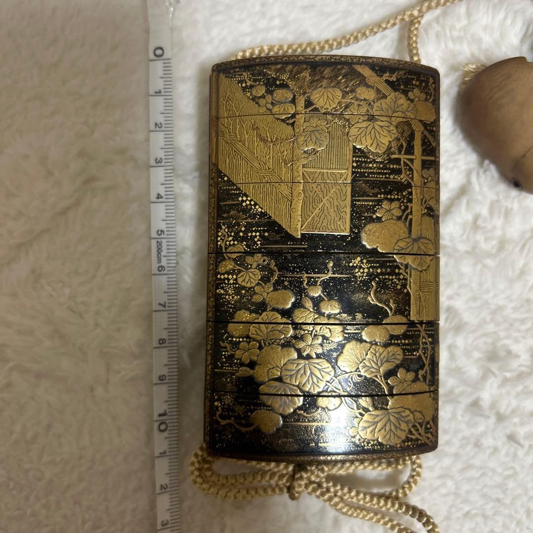 Makie Inro with Netsuke, Lacquerware - 14
