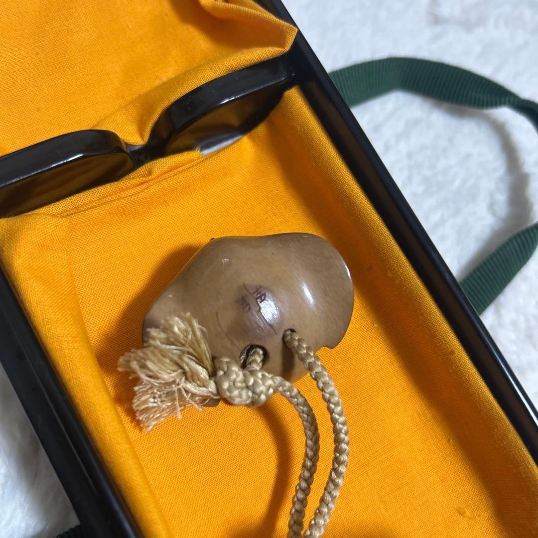 Makie Inro with Netsuke, Lacquerware - 7
