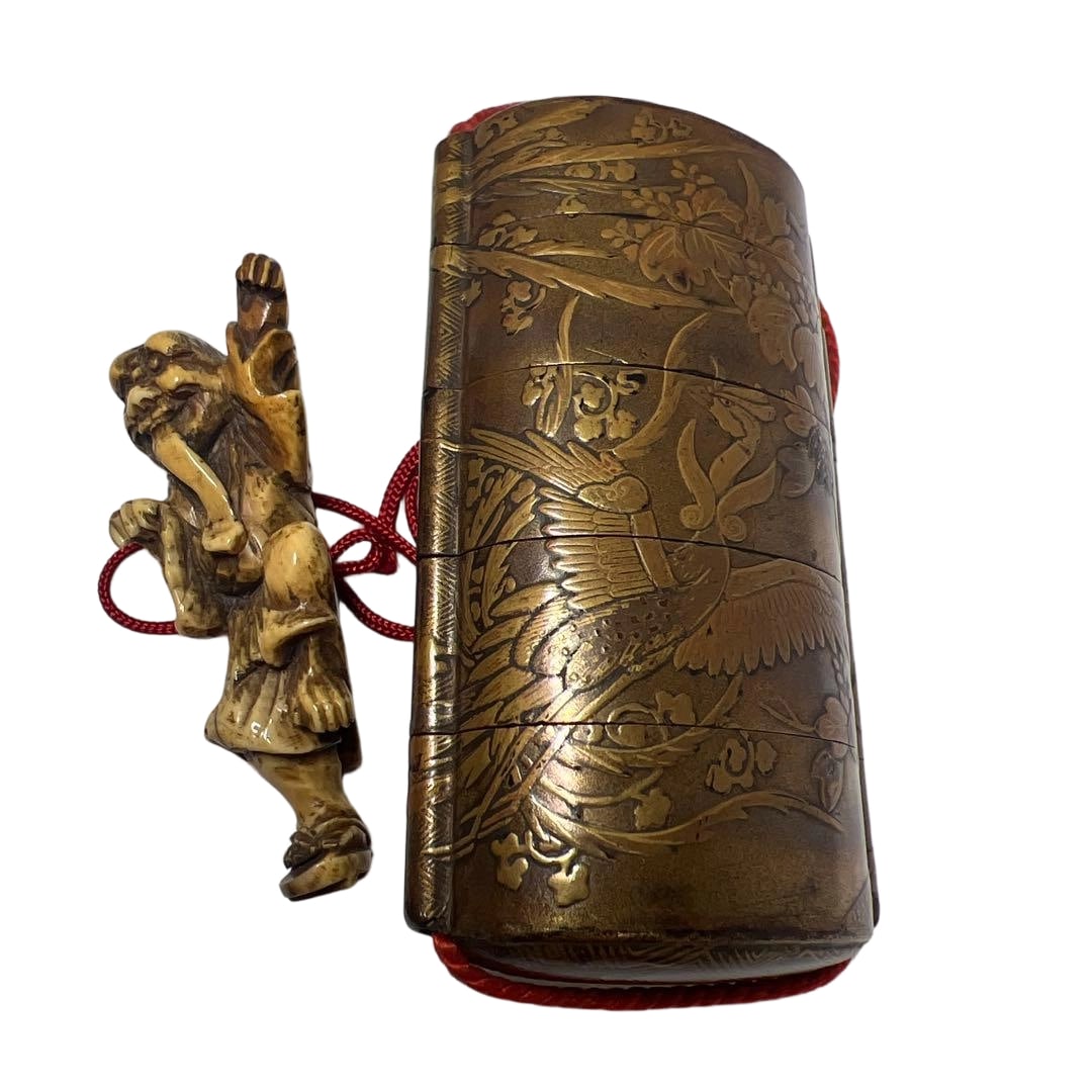 Netsuke of a Human Figure, Makie Lacquer, Inner Nashiji Five-Tier Inro, 75g: Netsuke of a Human Figure, Makie Lacquer, Inner Nashiji Five-Tier Inro, 75g