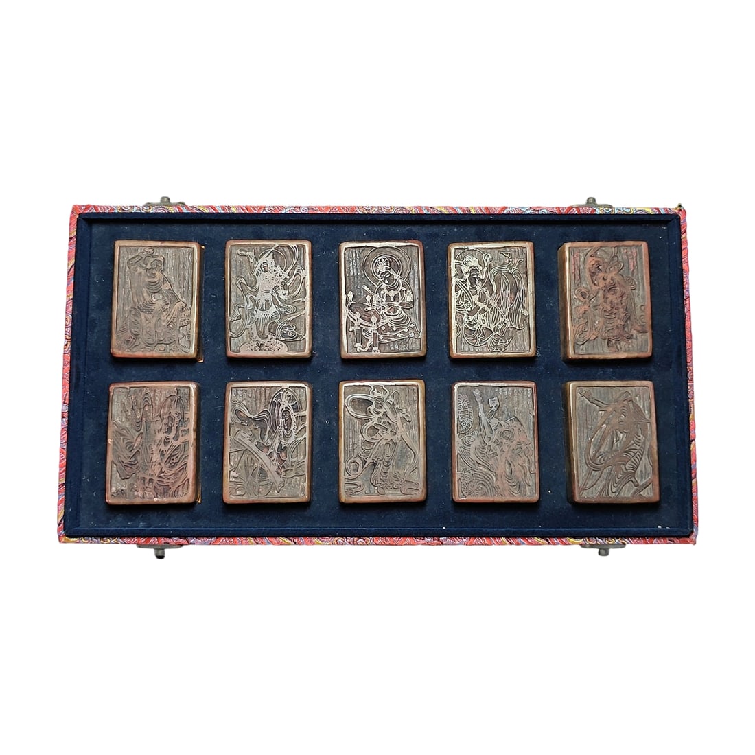 Shoushan Stone Carved Seal of Ten Buddha Statues by Master Hongyi: This Shoushan stone seal is exquisitely carved, showcasing the artistic prowess of Master Hongyi. The stone is smooth and the craftsmanship is meticulous, with each Buddha statue vividly portrayed. Th