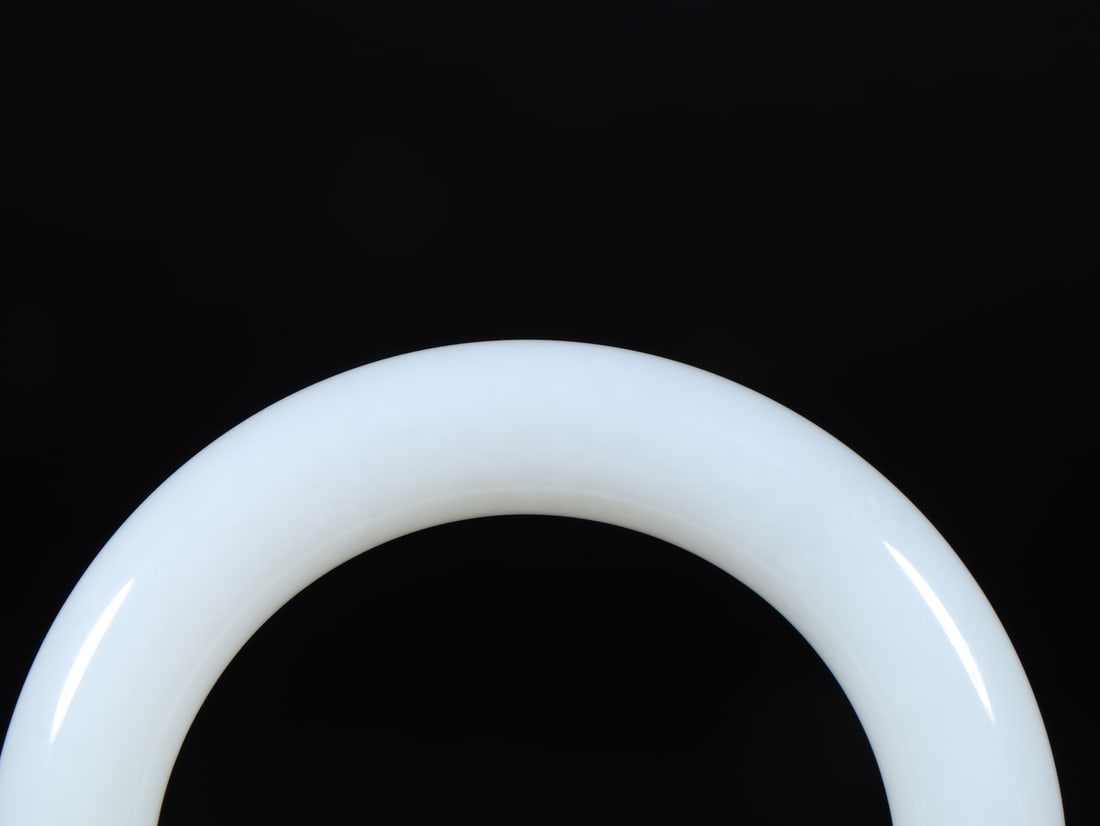 Qing Dynasty Hetian White Jade Round Bangle - 10